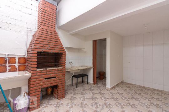 Quintal de casa à venda com 2 quartos, 148m² em Centro, Osasco