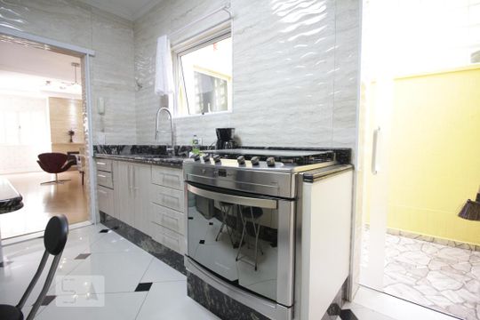 Cozinha de casa de condomínio à venda com 3 quartos, 155m² em Jardim Monte Kemel, São Paulo