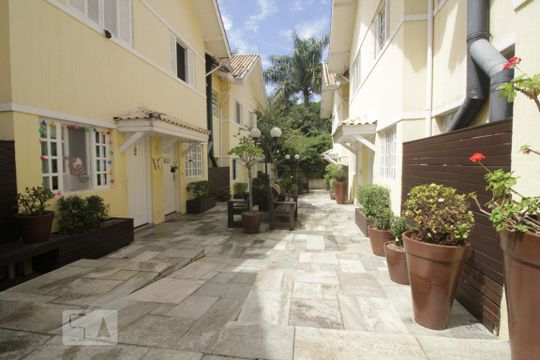 Área comum de casa de condomínio à venda com 3 quartos, 155m² em Jardim Monte Kemel, São Paulo