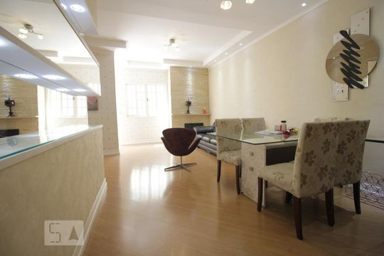 Sala de casa de condomínio à venda com 3 quartos, 155m² em Jardim Monte Kemel, São Paulo