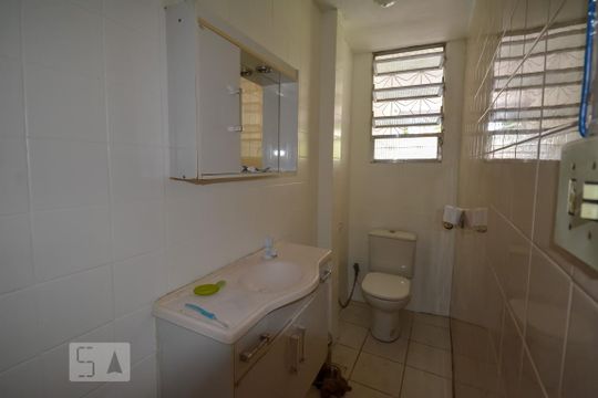 Banheiro de casa à venda com 1 quarto, 45m² em Todos Os Santos, Rio de Janeiro
