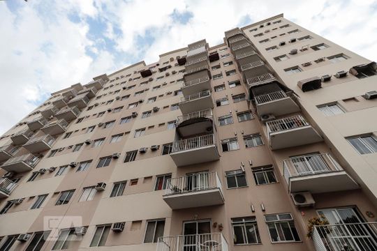 Fachada de apartamento à venda com 3 quartos, 90m² em Engenho de Dentro, Rio de Janeiro