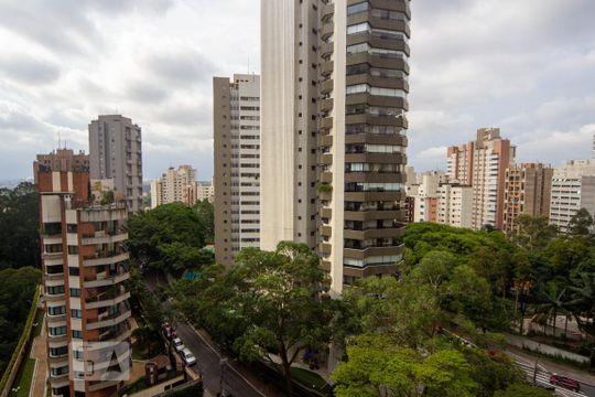 Vista suíte de apartamento para alugar com 2 quartos, 96m² em Jardim Londrina, São Paulo