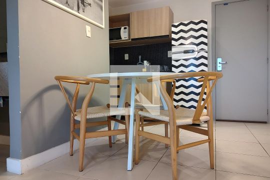 Sala de apartamento para alugar com 1 quarto, 36m² em Jacarepaguá, Rio de Janeiro