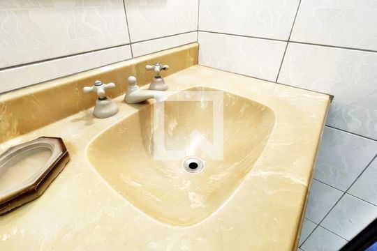 Banheiro da Suíte 1 de casa à venda com 3 quartos, 181m² em Jardim Santa Mena, Guarulhos