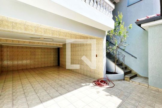 Garagem de casa à venda com 3 quartos, 181m² em Jardim Santa Mena, Guarulhos