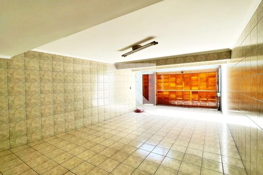 Garagem de casa à venda com 3 quartos, 181m² em Jardim Santa Mena, Guarulhos