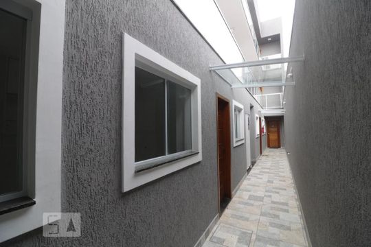 Corredor externo de apartamento para alugar com 2 quartos, 39m² em Maranhão, São Paulo