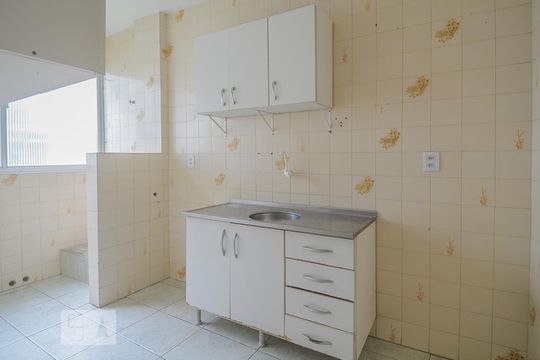 Cozinha de apartamento à venda com 2 quartos, 51m² em Cavalhada, Porto Alegre