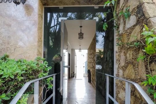 Casa à venda com 4 quartos, 388m² em Bosque da Saúde, São Paulo