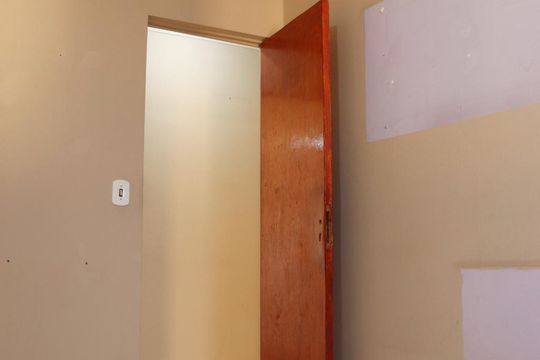 Quarto 1 de apartamento à venda com 2 quartos, 55m² em Parque São Vicente, Mauá