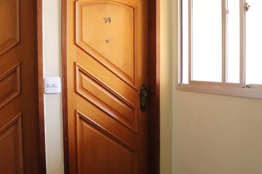 Entrada de apartamento à venda com 2 quartos, 55m² em Parque São Vicente, Mauá
