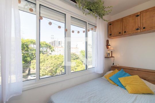 Quarto de apartamento à venda com 1 quarto, 32m² em Praia de Belas, Porto Alegre