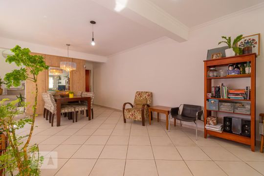 Casa para alugar com 3 quartos, 140m² em Bosque da Saúde, São Paulo