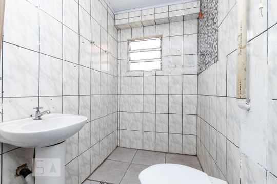 Banheiro  de casa à venda com 1 quarto, 48m² em Jardim Casa Pintada, São Paulo