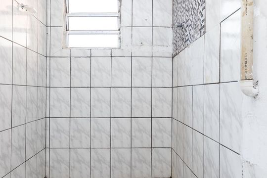 Banheiro  de casa à venda com 1 quarto, 48m² em Jardim Casa Pintada, São Paulo
