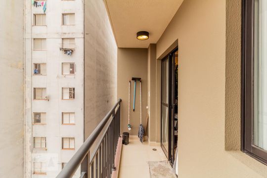 Varanda de kitnet/studio para alugar com 1 quarto, 30m² em Centro Histórico de São Paulo, São Paulo