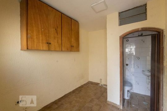 Quarto de Serviço de casa para alugar com 3 quartos, 280m² em Vila Invernada, São Paulo