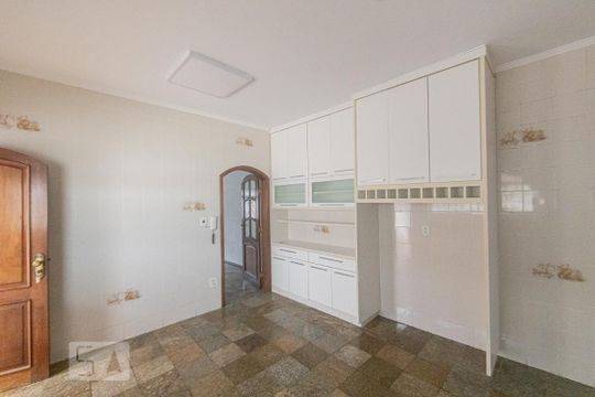 Cozinha de casa para alugar com 3 quartos, 280m² em Vila Invernada, São Paulo