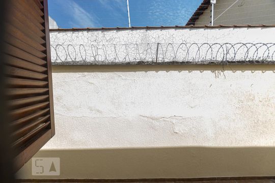 Vista Quarto 1 de casa para alugar com 3 quartos, 280m² em Vila Invernada, São Paulo