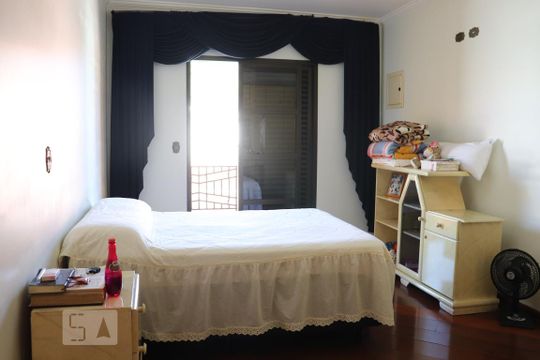 Suíte de apartamento à venda com 3 quartos, 370m² em Jardim Las Vegas, Santo André