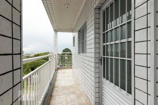 Corredor de acesso de kitnet/studio para alugar com 1 quarto, 35m² em Vila Sílvia, São Paulo
