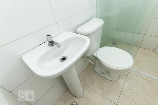 Banheiro  de kitnet/studio para alugar com 1 quarto, 35m² em Vila Sílvia, São Paulo