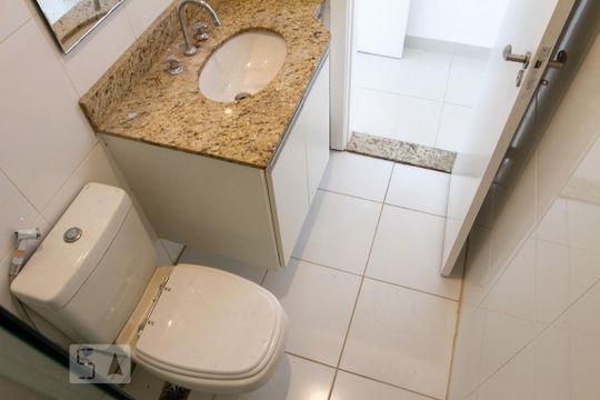 Banheiro Social de apartamento para alugar com 3 quartos, 188m² em Lagoa, Rio de Janeiro