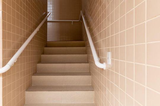 Escada  de apartamento para alugar com 2 quartos, 38m² em Jardim Nordeste, São Paulo