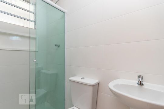 Banheiro  de apartamento para alugar com 2 quartos, 38m² em Jardim Nordeste, São Paulo