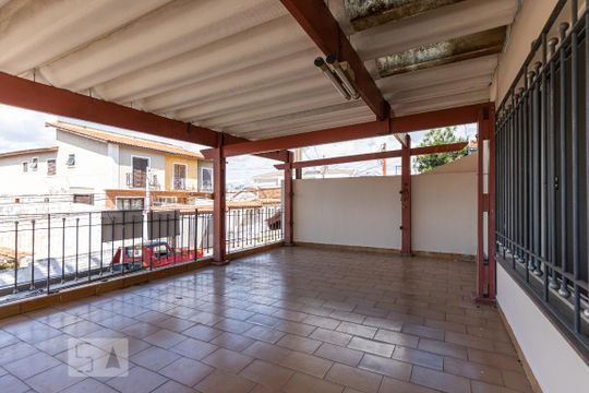 Sacada de casa à venda com 2 quartos, 150m² em Água Fria, São Paulo