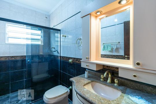 Banheiro de casa à venda com 2 quartos, 150m² em Água Fria, São Paulo
