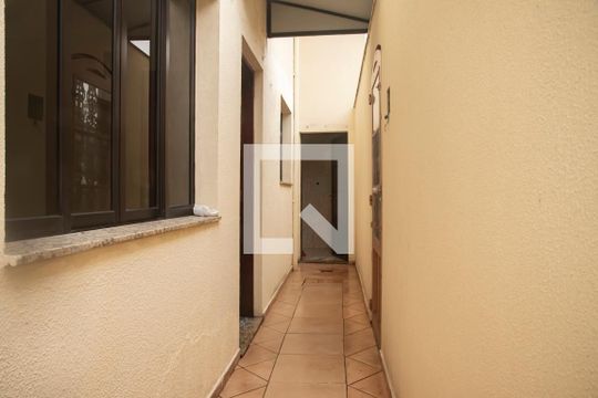 Hall de entrada/Quintal de casa à venda com 3 quartos, 202m² em São Judas, São Paulo