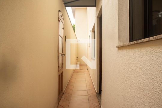 Hall de entrada/Quintal de casa à venda com 3 quartos, 202m² em São Judas, São Paulo