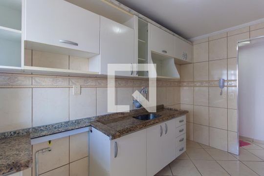 Cozinha de apartamento para alugar com 2 quartos, 50m² em Conjunto Residencial Sitio Oratório, São Paulo