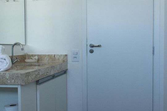 Banheiro de kitnet/studio à venda com 1 quarto, 37m² em Bela Vista, São Paulo