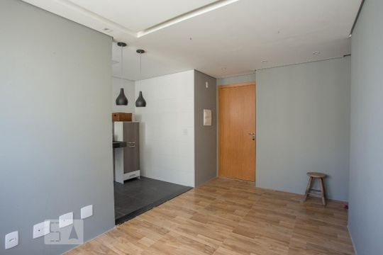 Sala de apartamento para alugar com 2 quartos, 42m² em Jardim Íris, São Paulo