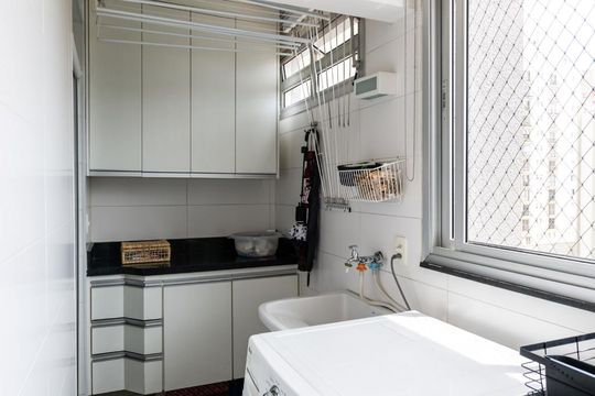 Área de serviço de apartamento à venda com 3 quartos, 97m² em Cerqueira César, São Paulo