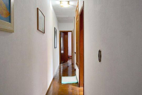 Corredor de casa à venda com 3 quartos, 220m² em Vila Anglo Brasileira, São Paulo