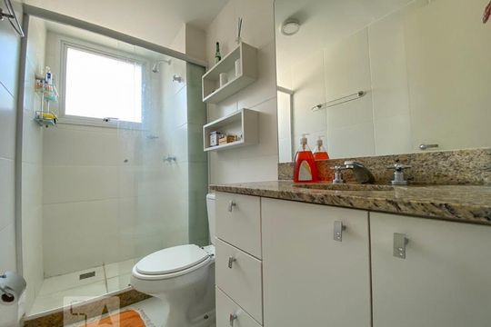 Banheiro Social de apartamento à venda com 3 quartos, 181m² em Tijuca, Rio de Janeiro