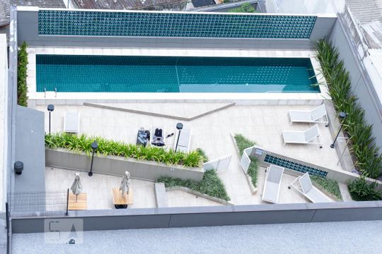 Piscina de apartamento para alugar com 1 quarto, 22m² em Sé, São Paulo