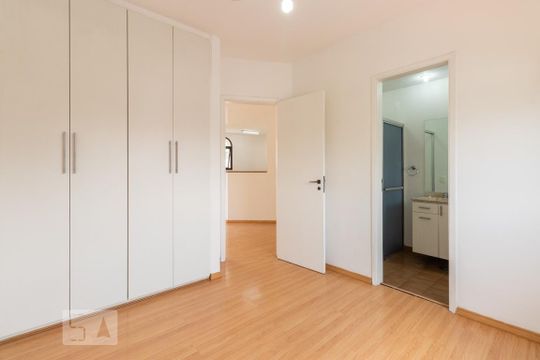 Quarto  de kitnet/studio para alugar com 1 quarto, 35m² em Itaim Bibi, São Paulo