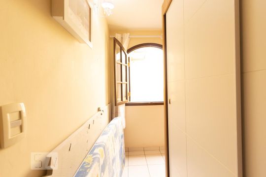 Quarto de casa à venda com 3 quartos, 150m² em Vila São Paulo, São Paulo
