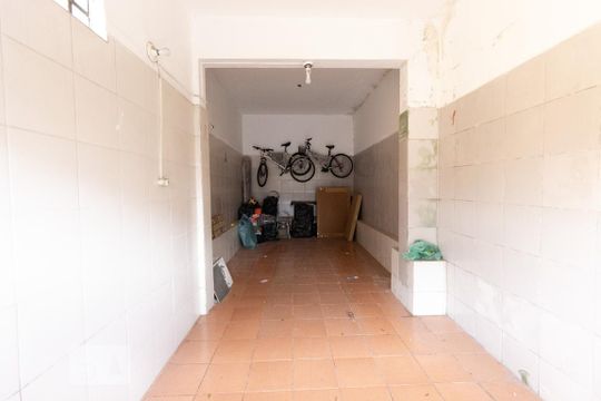 Garagem de casa à venda com 3 quartos, 150m² em Vila São Paulo, São Paulo