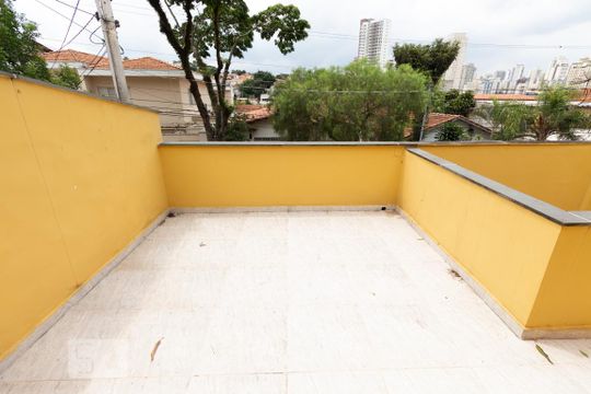 Quintal de casa à venda com 3 quartos, 150m² em Vila São Paulo, São Paulo