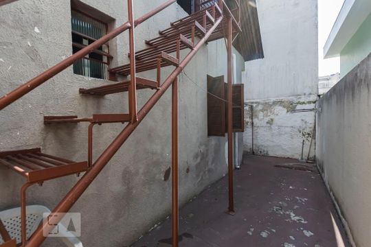 Quintal de casa à venda com 3 quartos, 220m² em Vila Brasilio Machado, São Paulo
