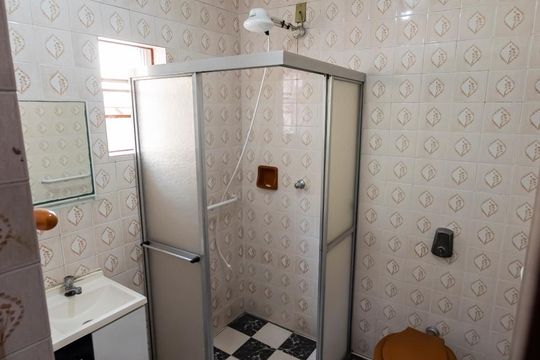 Quarto 3 - Suíte/ Banheiro de casa à venda com 3 quartos, 220m² em Vila Brasilio Machado, São Paulo