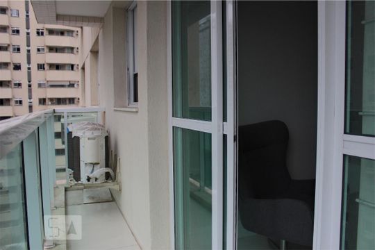 Varanda de apartamento para alugar com 2 quartos, 70m² em Barra da Tijuca, Rio de Janeiro