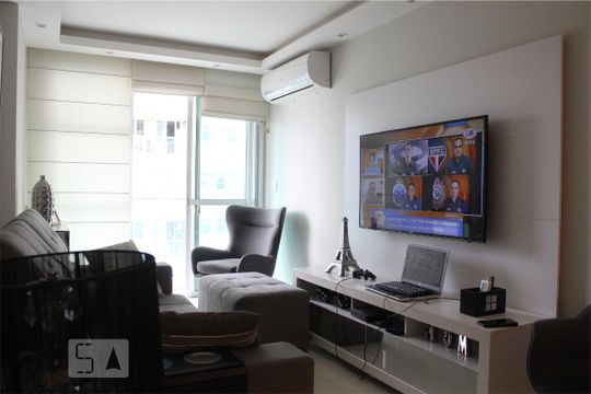 Sala de apartamento para alugar com 2 quartos, 70m² em Barra da Tijuca, Rio de Janeiro