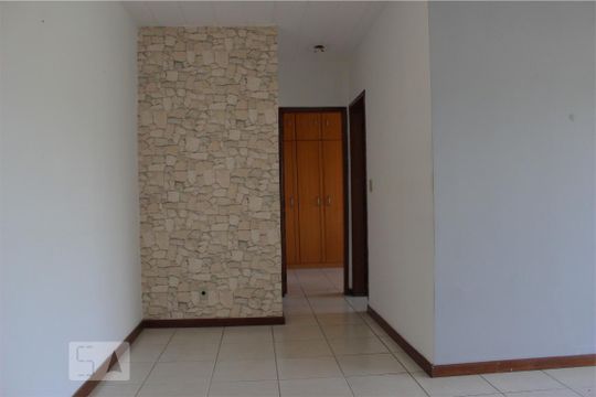 Sala de apartamento para alugar com 2 quartos, 50m² em Vargem Pequena, Rio de Janeiro